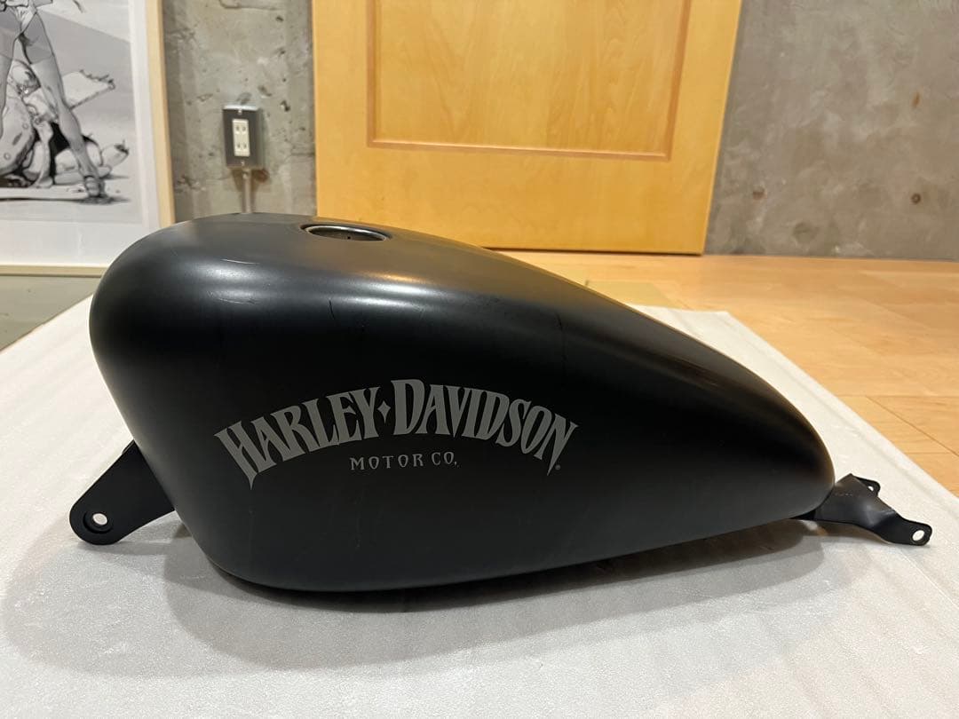 HARLEY-DAVIDSON ハーレーダビッドソン XL883N タンク
