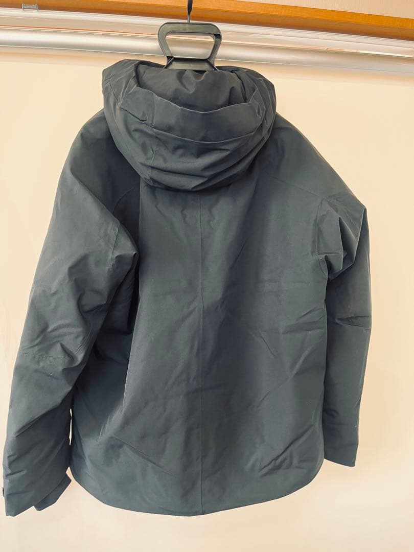 ほぼ未使用デサントDESCENTE 2025-2026 スキーウェア　Lサイズ