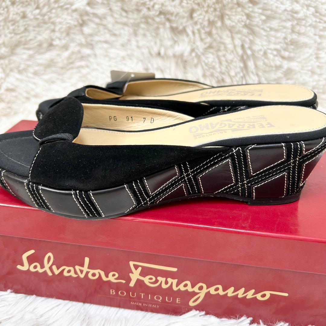 【未使用】Salvatore Ferragamo フェラガモ サンダル