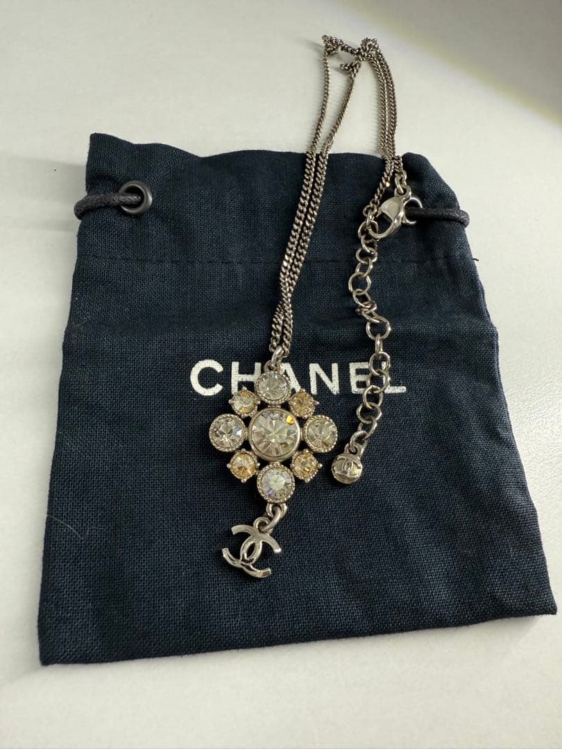 ミッピィ　シャネル　CHANEL シルバー　ネックレスフラワーモチーフ