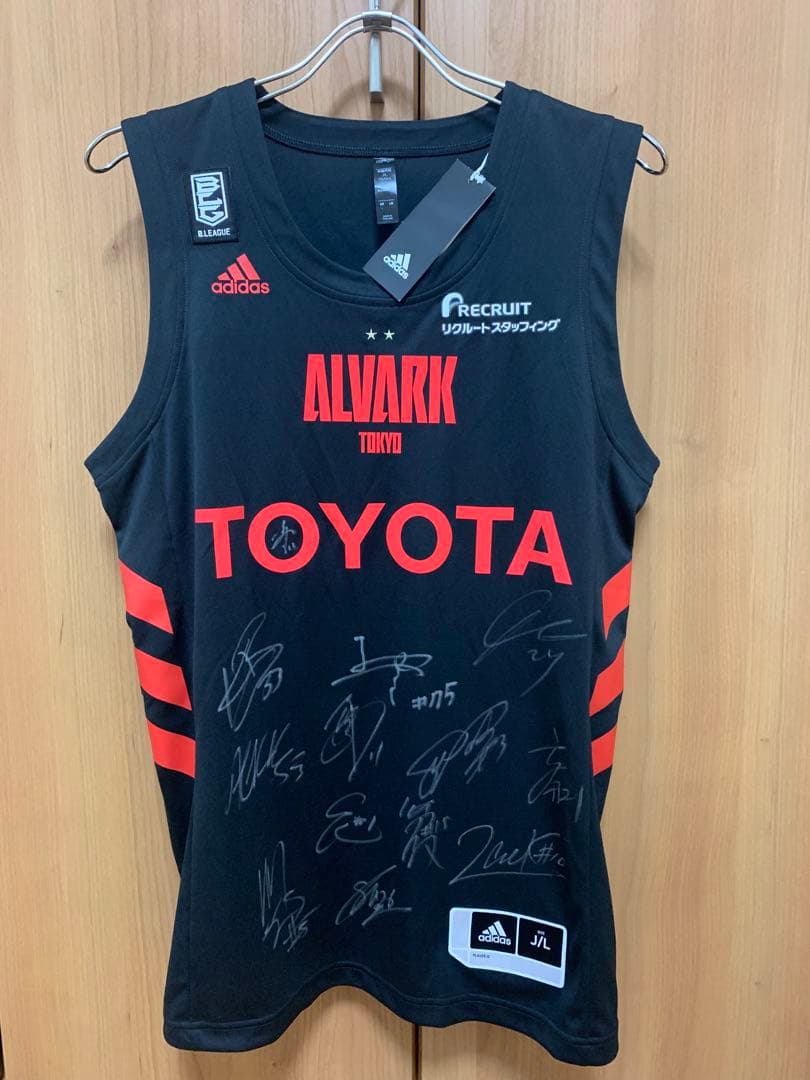 【激レア】アルバルク東京　全選手直筆サイン入りユニフォーム　小酒部　ザック　安藤