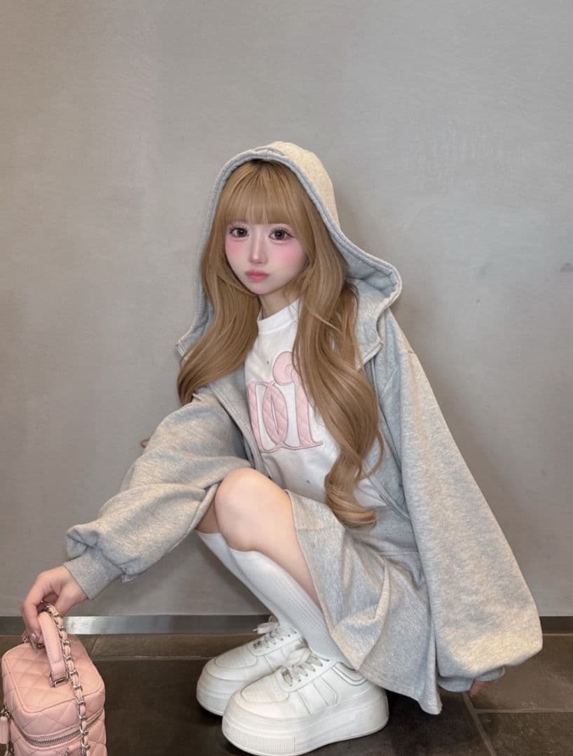 【即日発送】Hello DarichキルティングアップリケビジューTシャツ