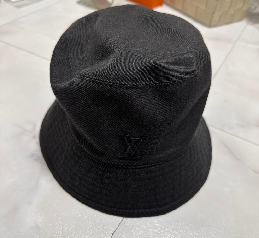 ヴィトン バケハ リバーシブル 黒緑