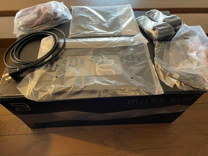 新古品　Bluesound PLUSE SUB サブウーファー