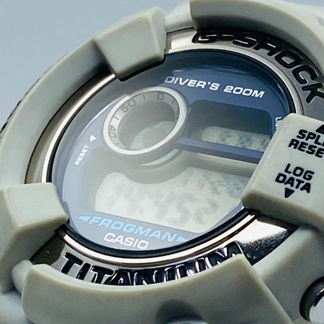 G-SHOCK　DW-8200LG　FROGMAN　メン　イン　ホワイトグレー