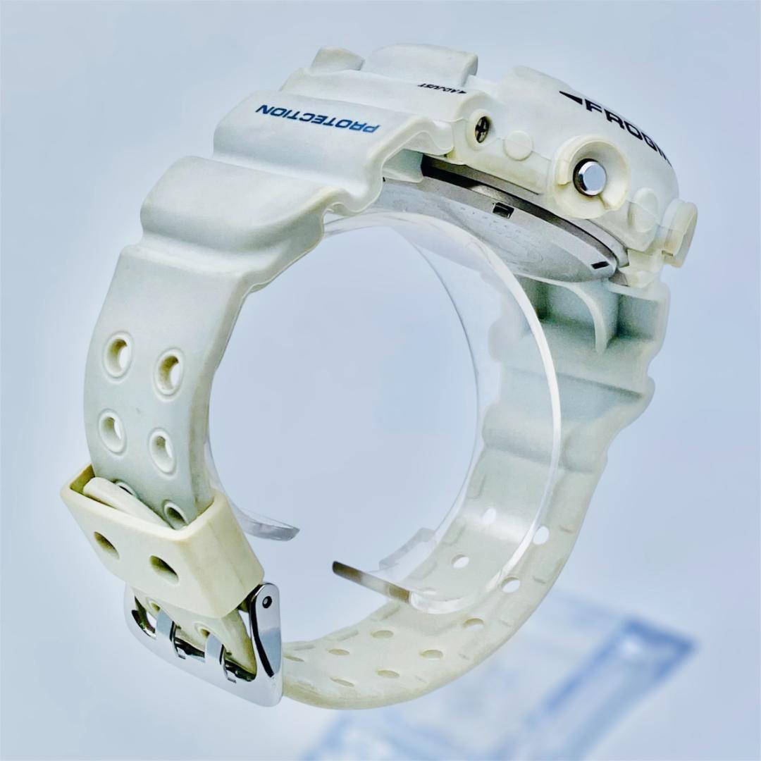 G-SHOCK　DW-8200LG　FROGMAN　メン　イン　ホワイトグレー