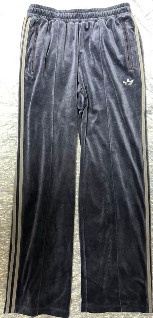 【希少】adidas ベロア トラックパンツ