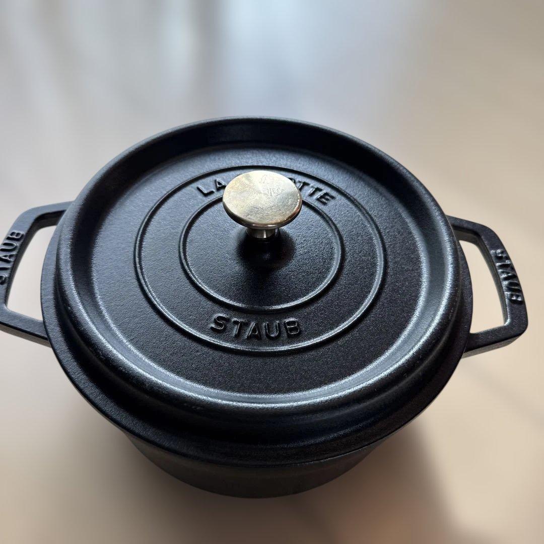 Staub ストウブ ピコ・ココットラウンド(22cm)シャイニーブラック