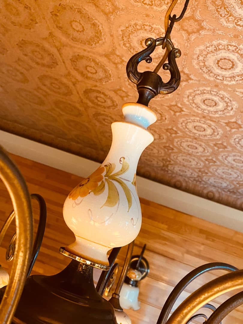 フラワーパターン 8灯シャンデリア