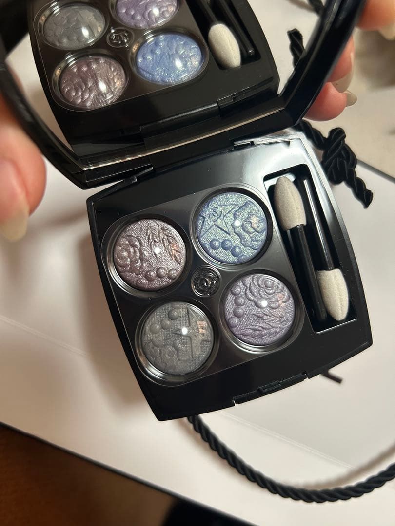 未使用　CHANEL レ キャトル オンブル ニュイ アストラル