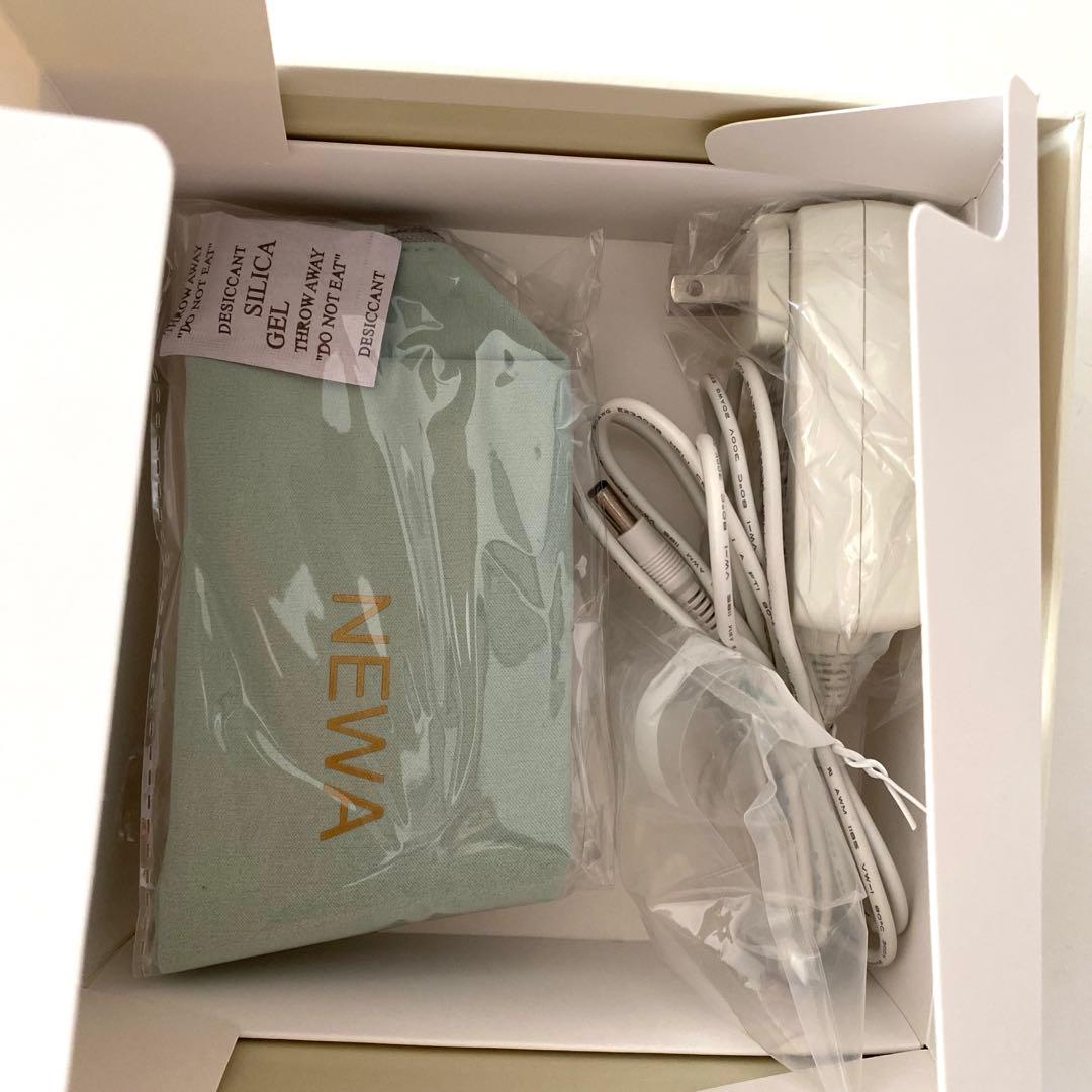 NEWAリフト 美顔器 コード式　ピンク