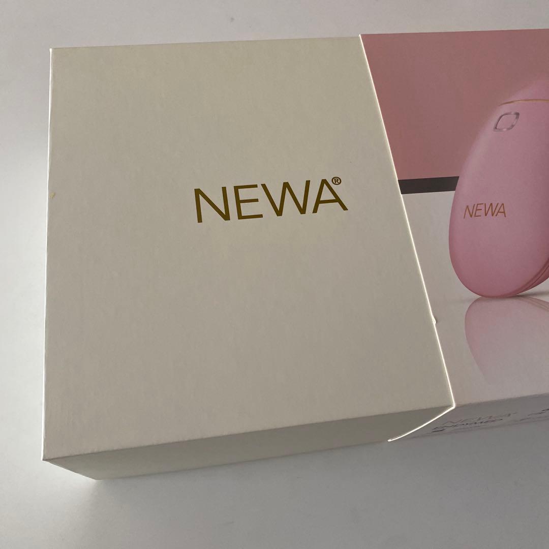 NEWAリフト 美顔器 コード式　ピンク