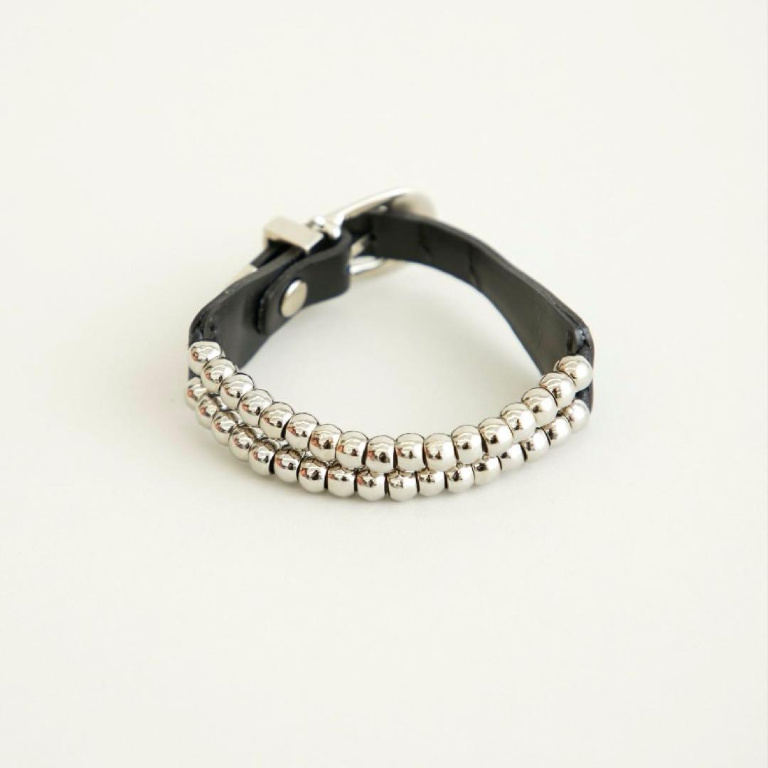 TOGA PULLA トーガ プルラ　メタルバングル　黒　レザー　異素材コンビ