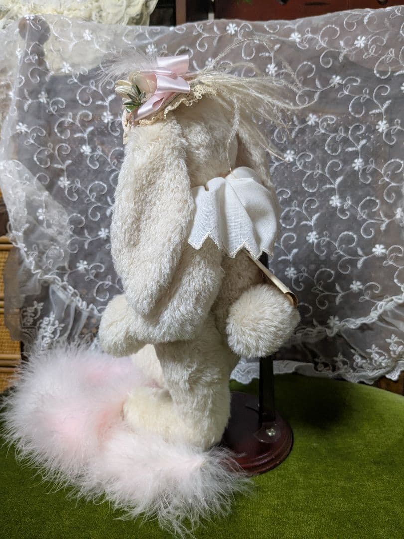 海外アーティスト垂れ耳ラビット