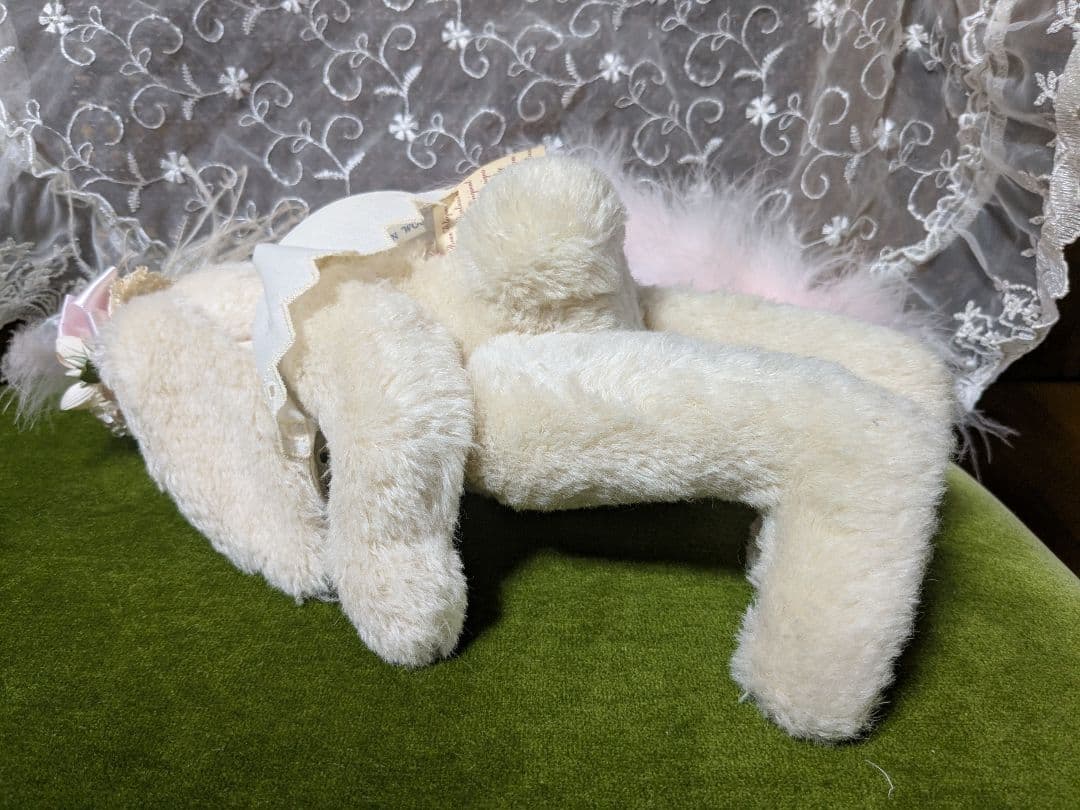 海外アーティスト垂れ耳ラビット