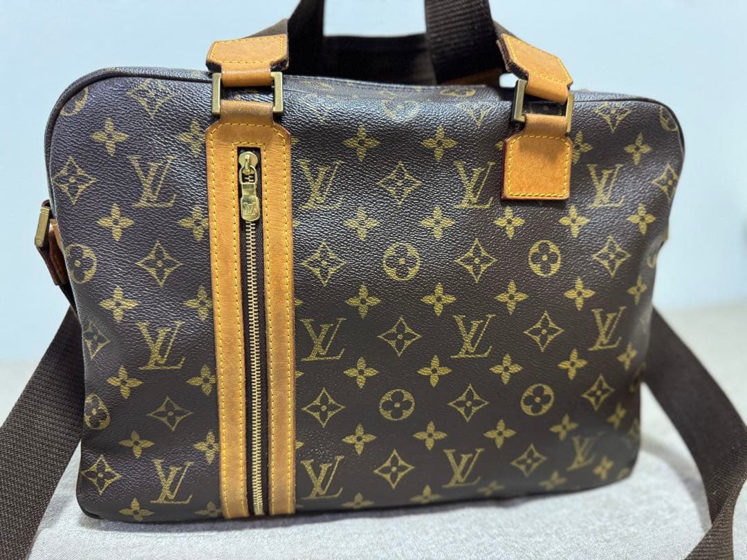 Louis Vuitton モノグラム ショルダーバッグ サック ボスホール