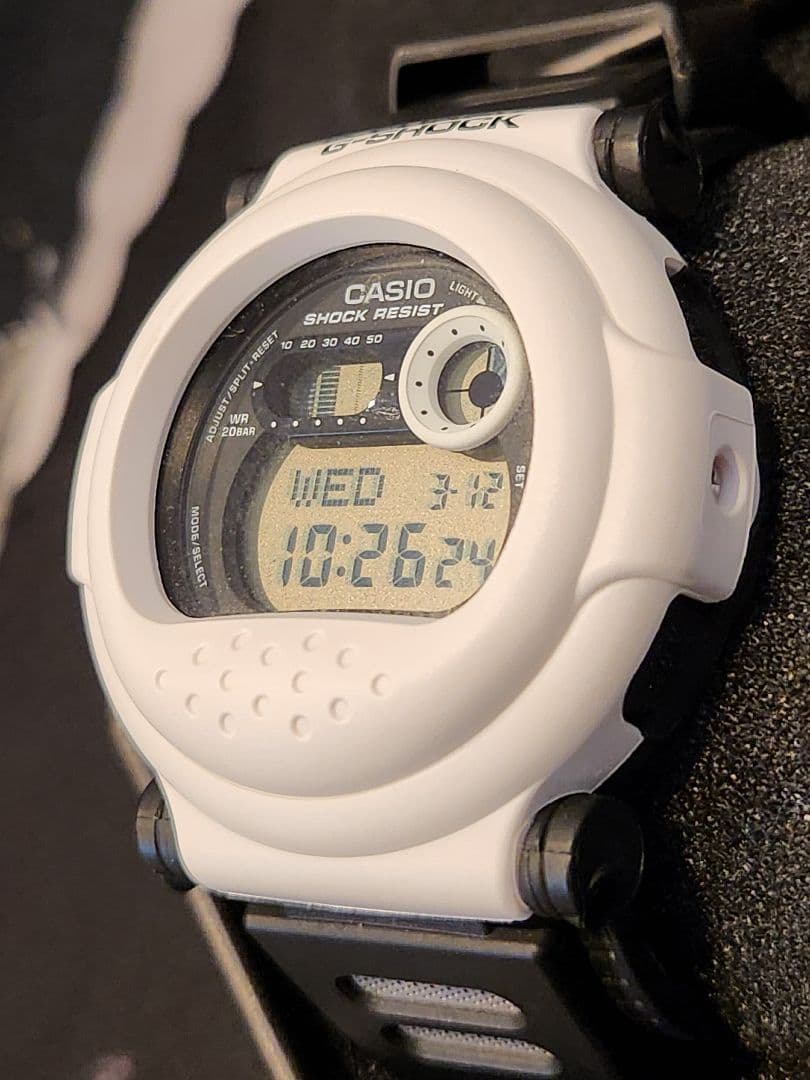 メカカカ　g-001bw-7jf G-Shock ストームツルーパー