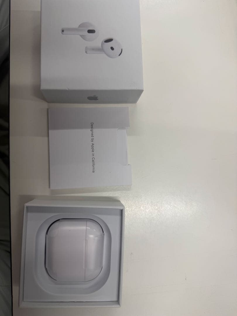 Airpods4ANC搭載　美品ほぼ未使用品