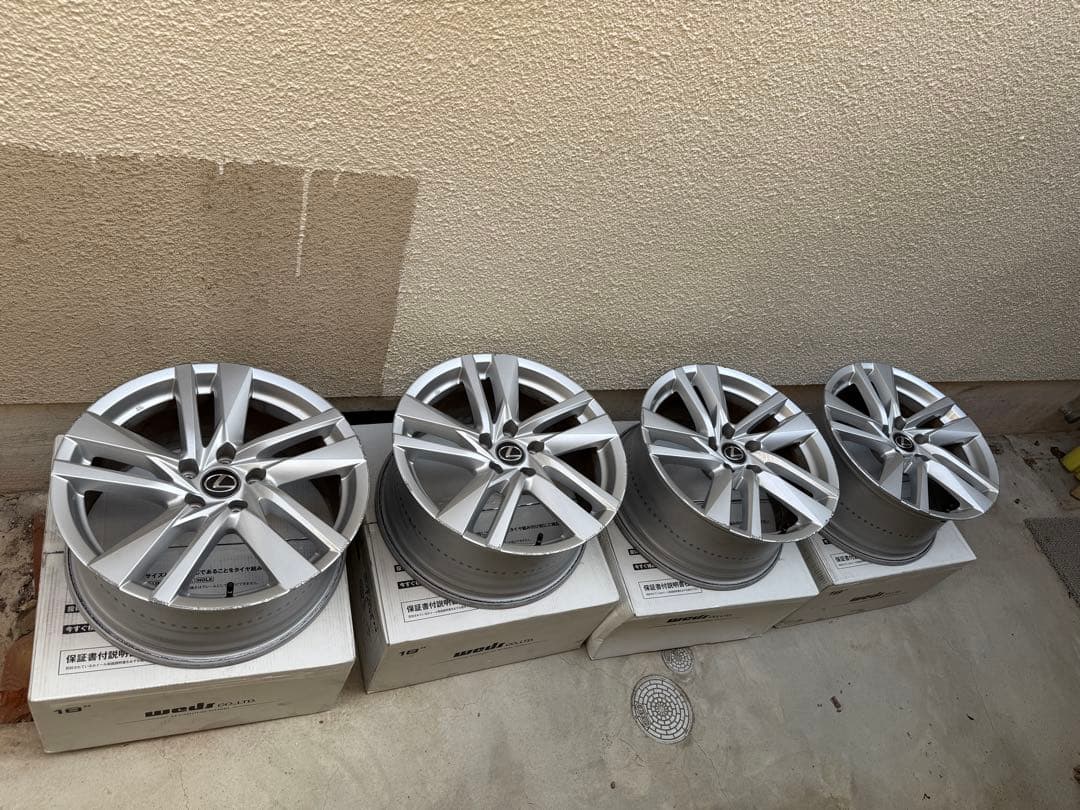 Y(*ˊᵕˋ*)プロフ未読は即ブロック専用2021年製 レクサスIS 　ホイール