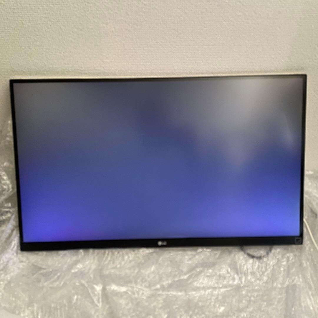 LG 27UL850-W 27インチ 4Kモニター スタンドなし