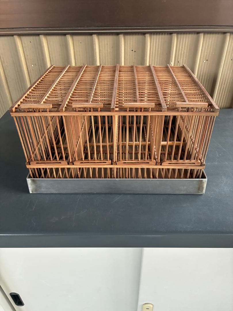 小鳥用水浴び籠　メジロ籠　4羽同時　小鳥かご　ステンレス製水入れ台付き　竹製