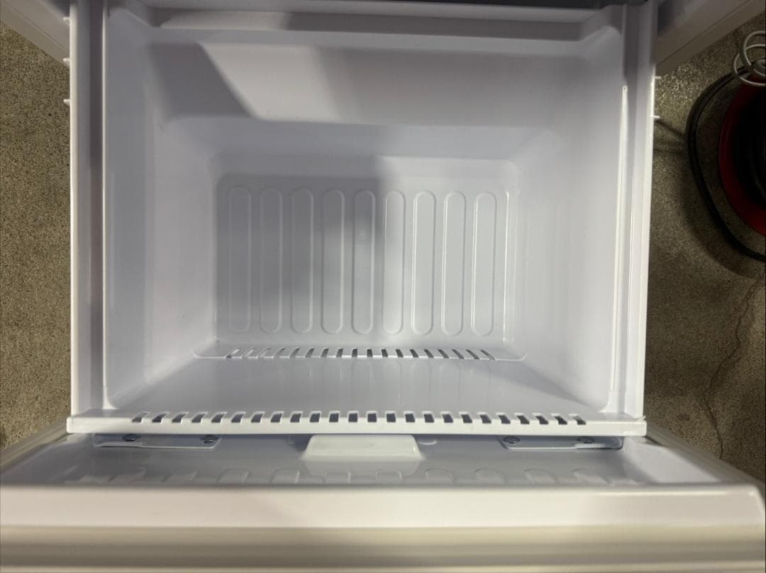 SHARP ノンフロン冷凍冷蔵庫 SJ-14E6-KW 2019年製 137L