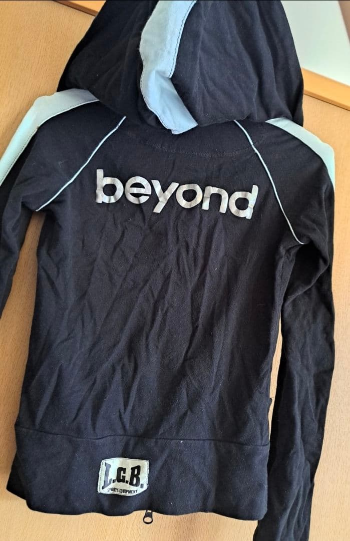 s*a様 L.C.B. フード付きジップアップパーカーとパンツセット