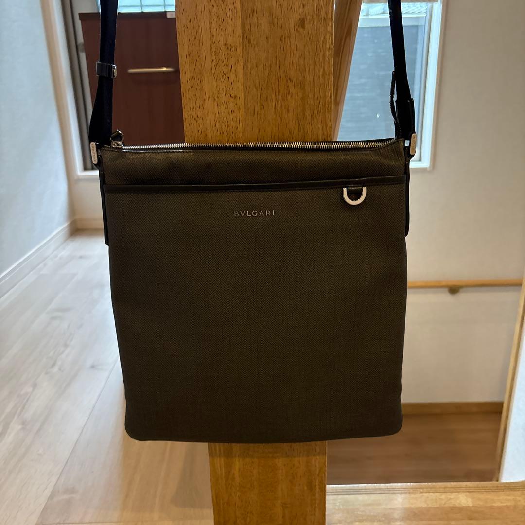 BVLGARI ダークブラウン ショルダーバッグ