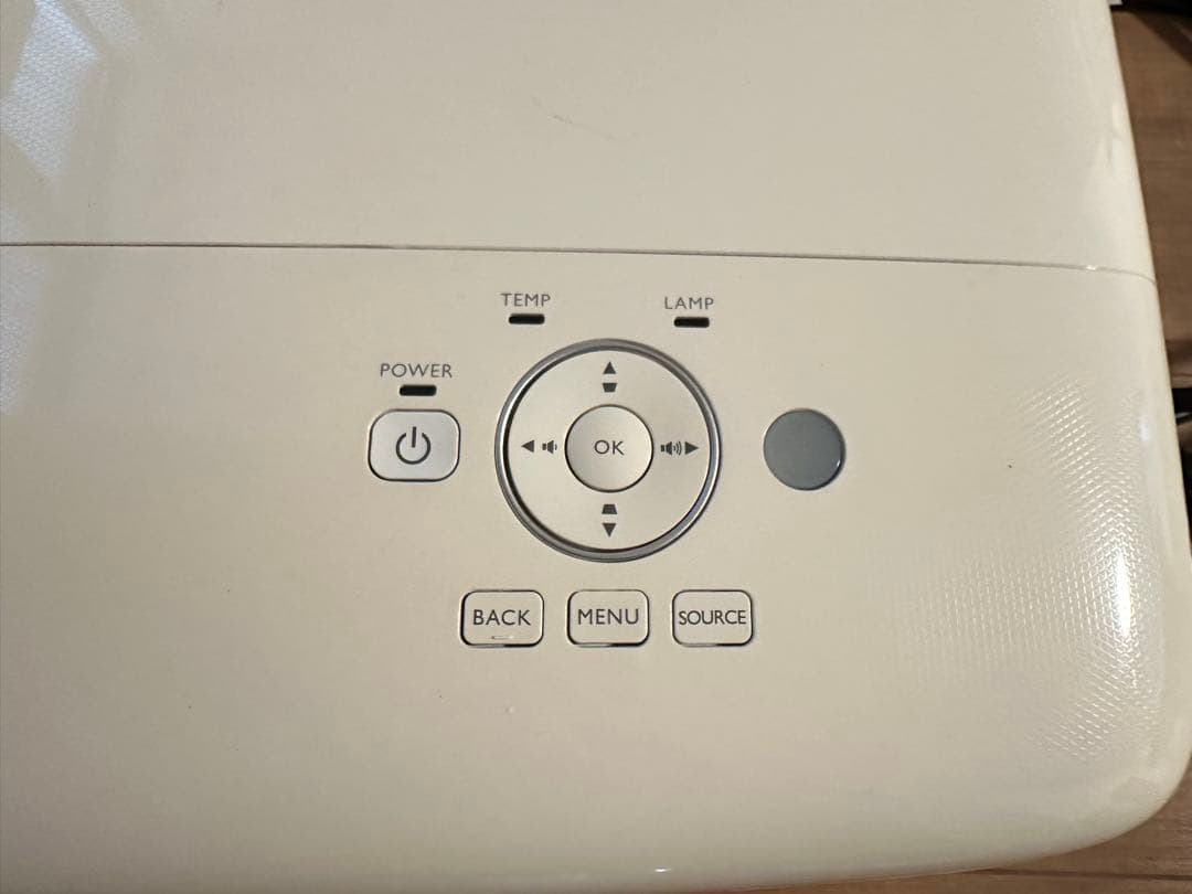 SUMO公式アカウント様BenQ DLPプロジェクター本体 リモコン付き