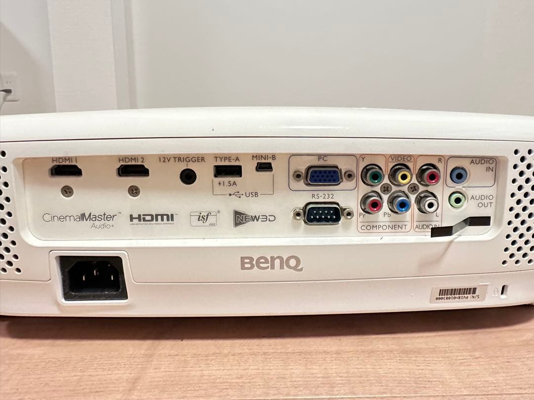 SUMO公式アカウント様BenQ DLPプロジェクター本体 リモコン付き