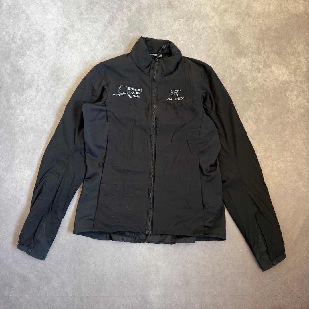 アークテリクス ATOM LT JACKET ウィメンズS 企業ロゴ