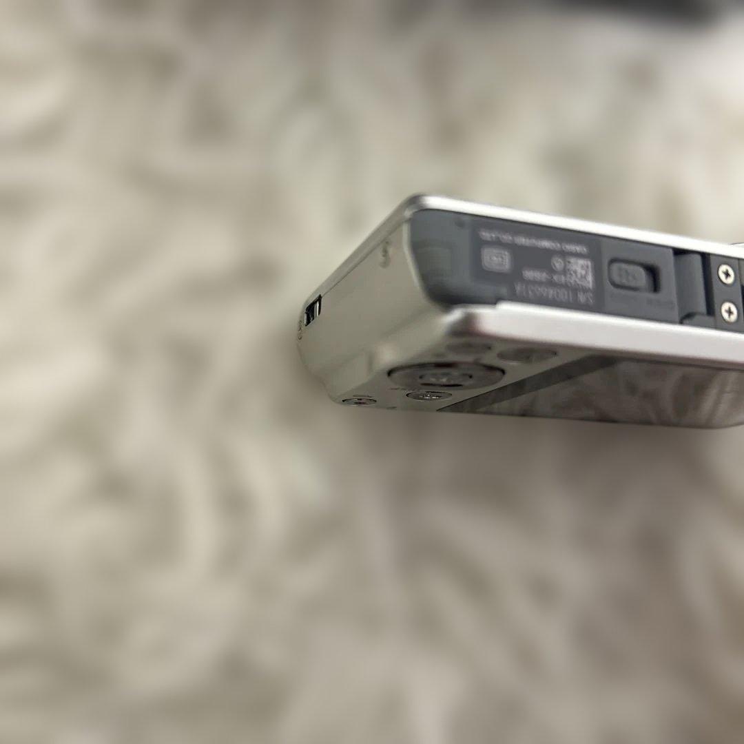 【未使用級】CASIO カシオ EXILIM EX-ZS28 付属品完備