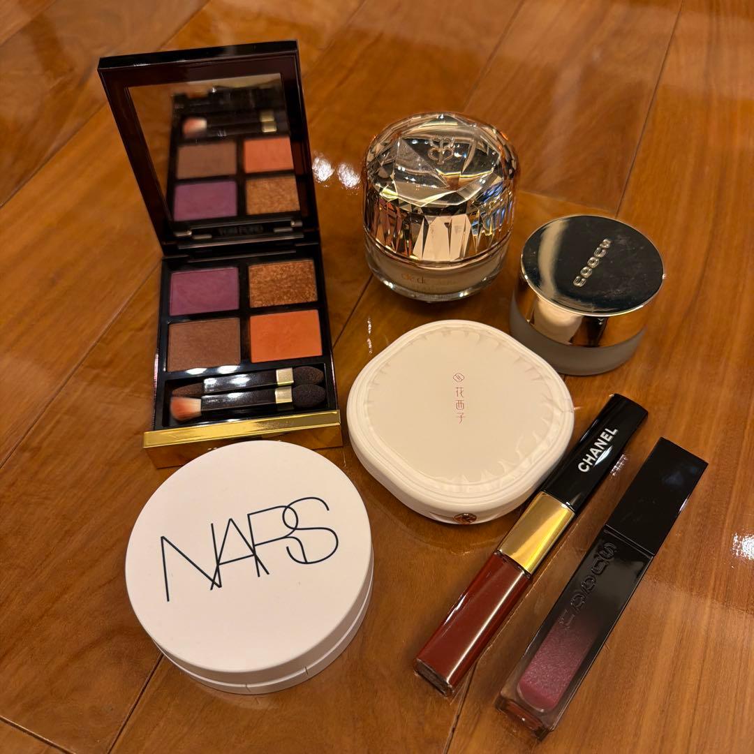 クレドポーなどメイク一式