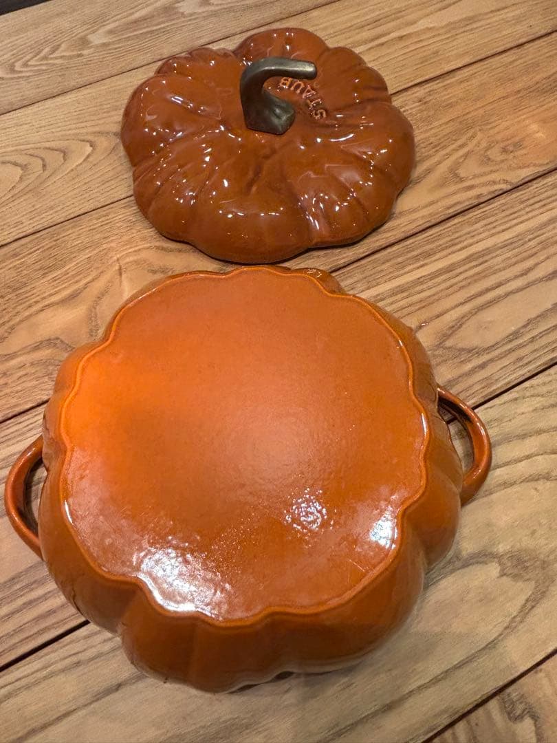 STAUB パンプキンココット シナモン 24cm