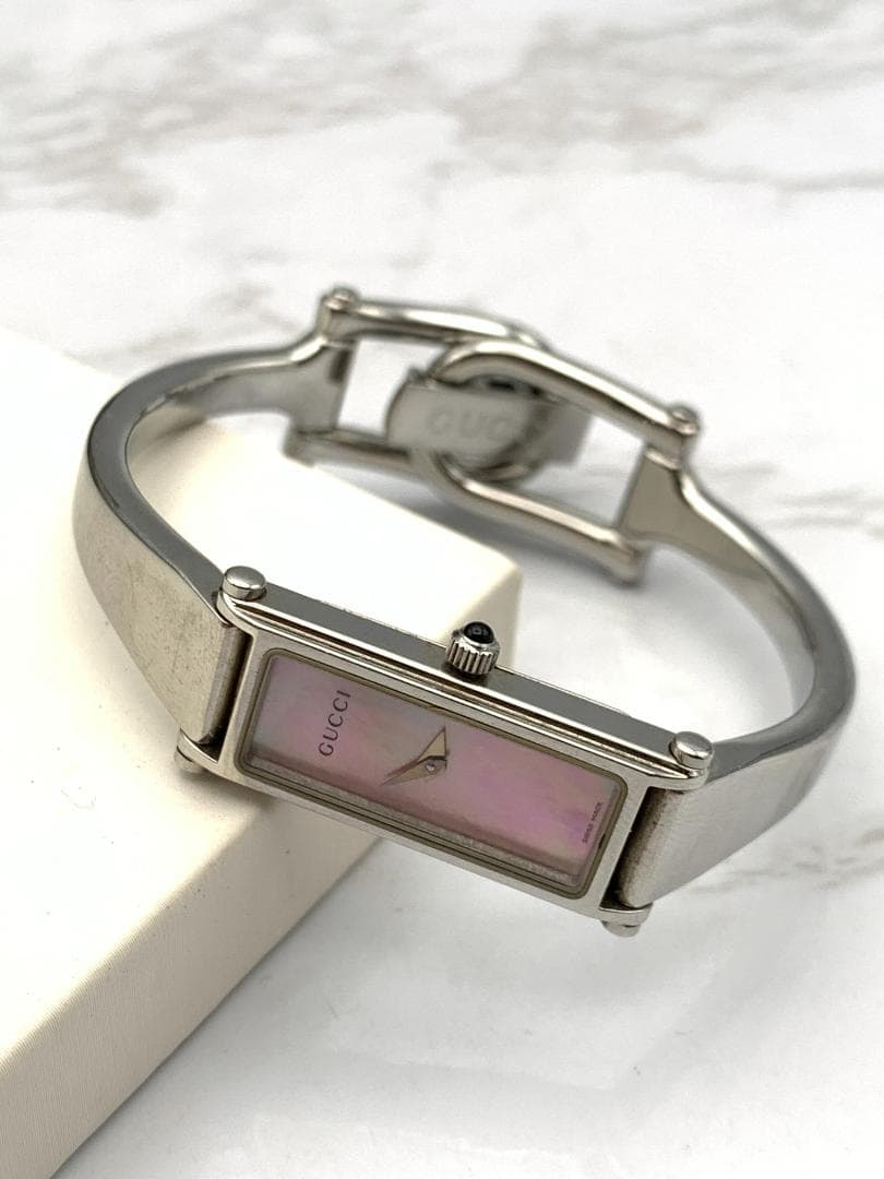 【不動】GUCCI バングルウォッチ　ピンク　腕時計