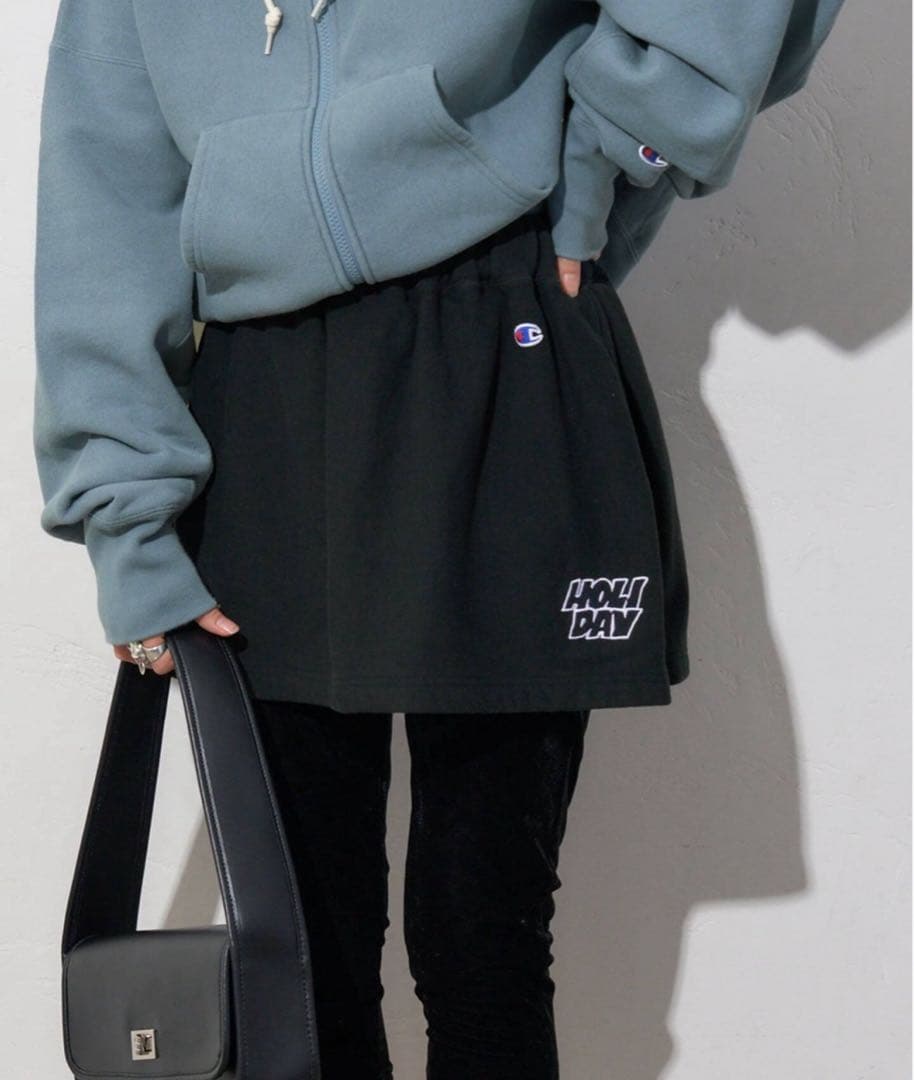 CHAMPION HOLIDAY MINI SKIRT ブラック