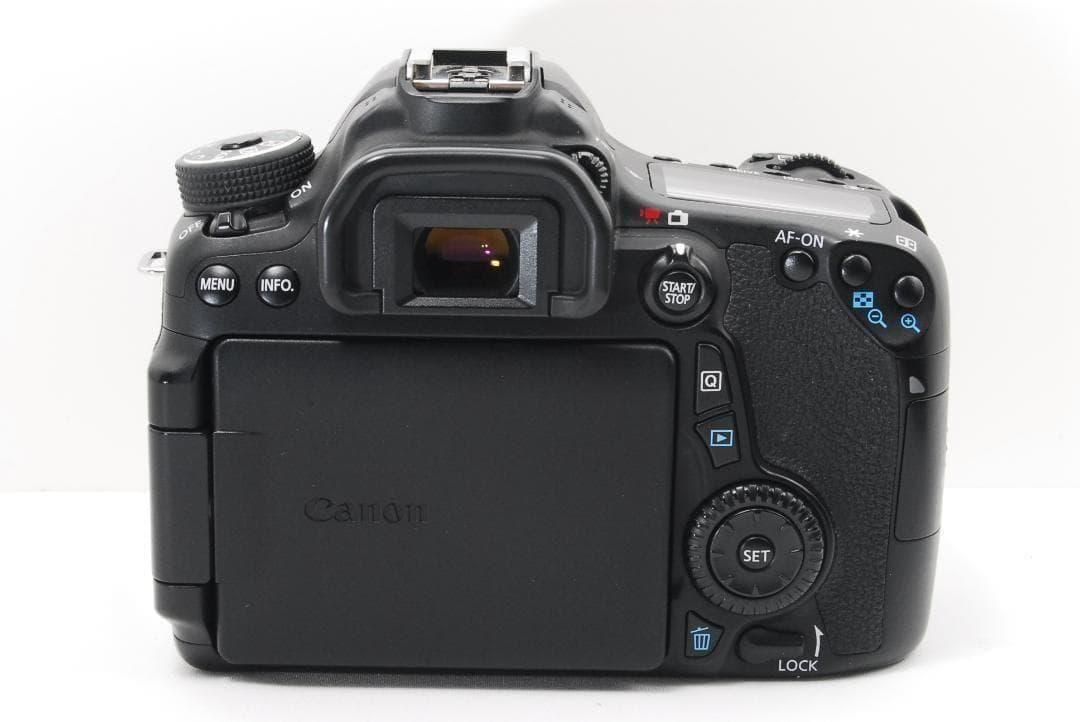 Canon EOS 70D ダブルレンズセットで遠くの撮影も！Wi-Fi機能搭載