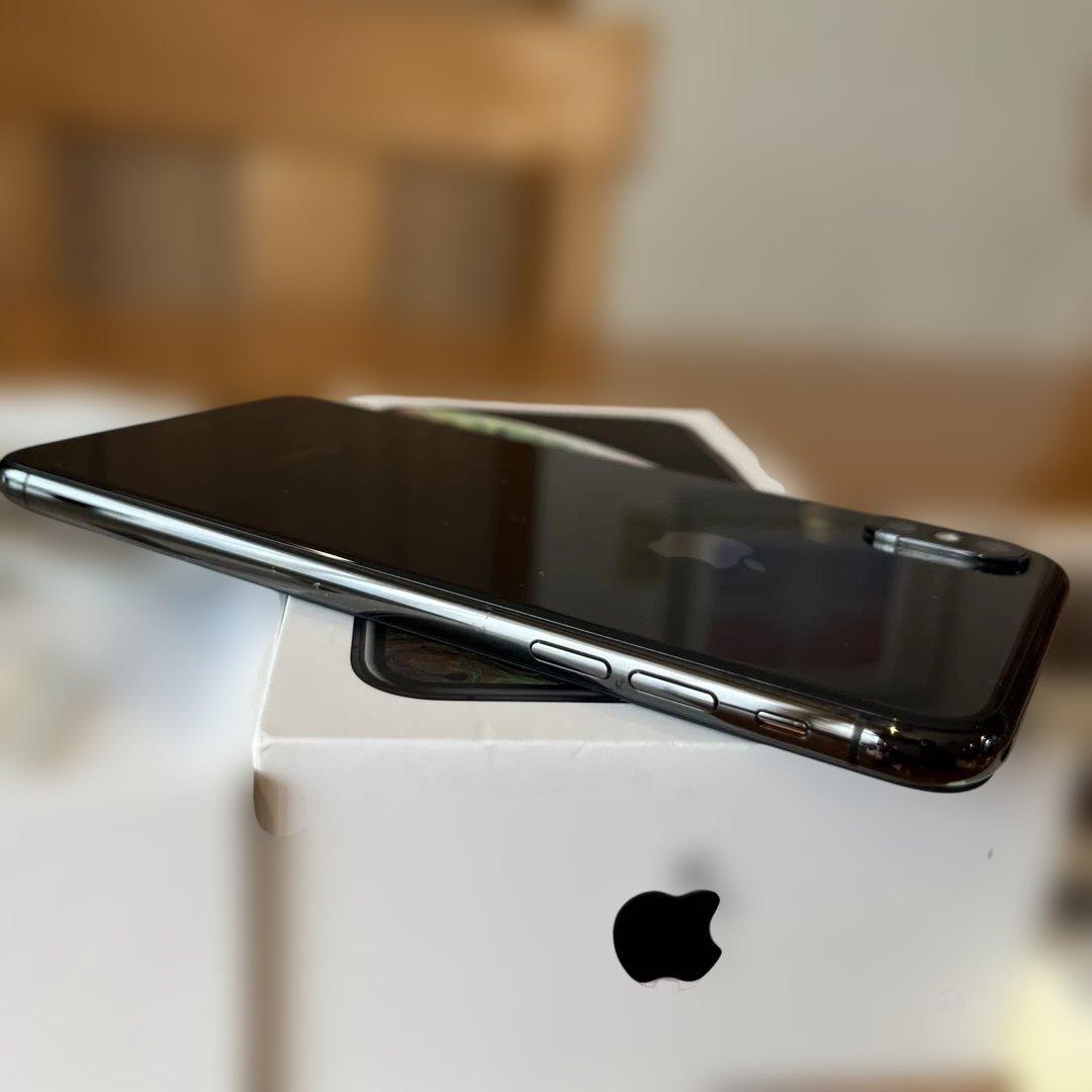 極美品 iPhone XsMax 256GB SIMフリー 純正バッテリー83%