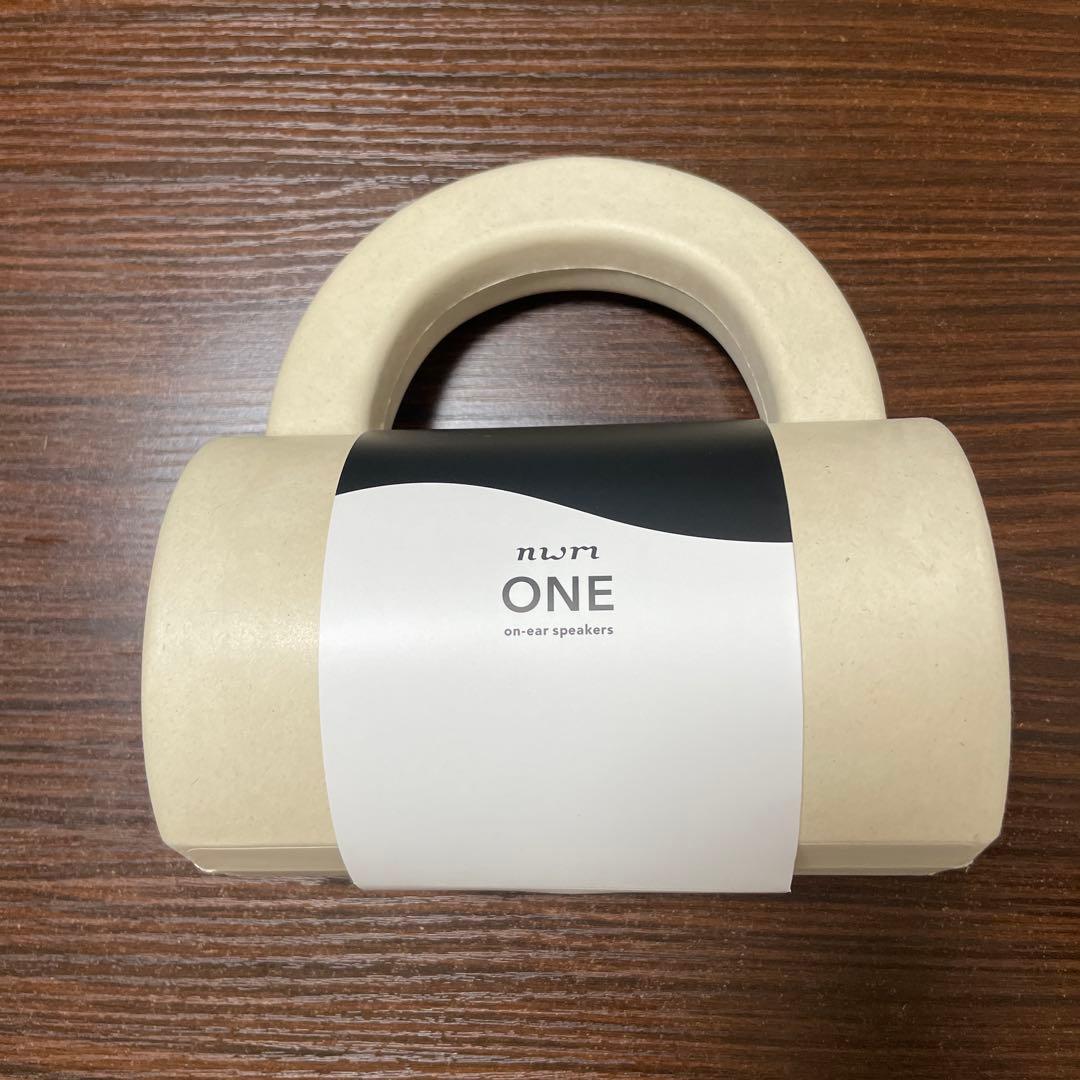 nwm ONE オンイヤースピーカー ホワイト　ケース付き