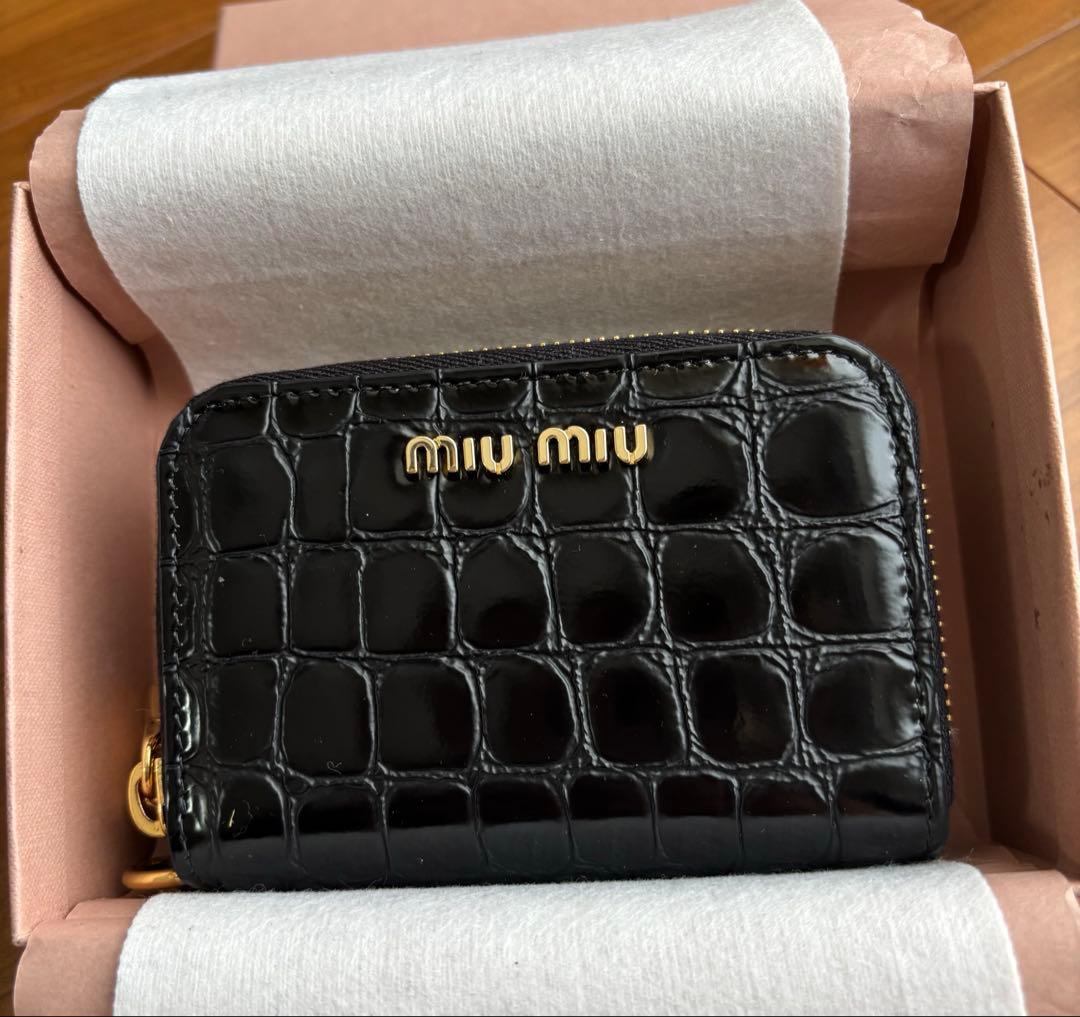 《新品》miumiuカードケース
