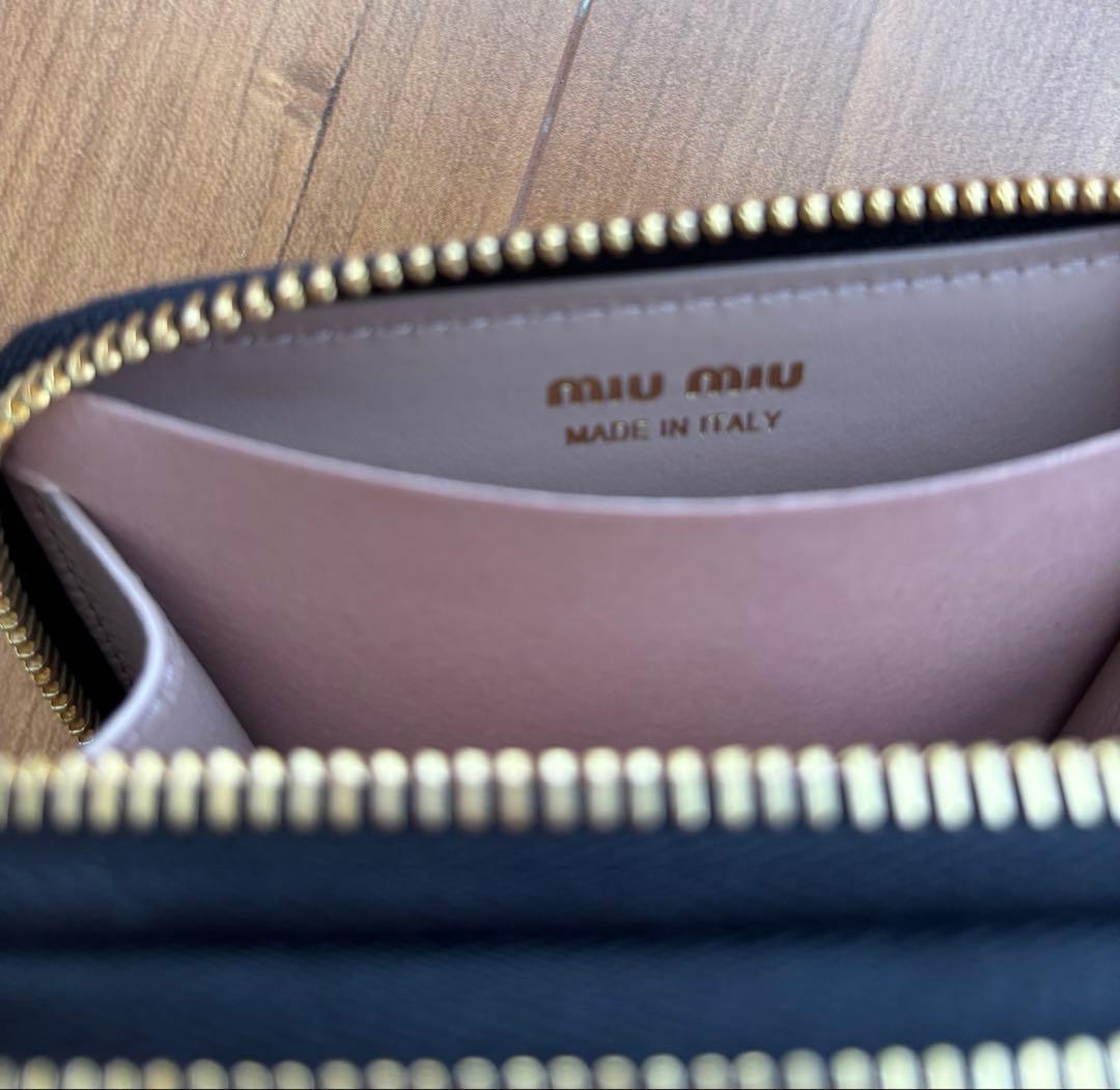 《新品》miumiuカードケース