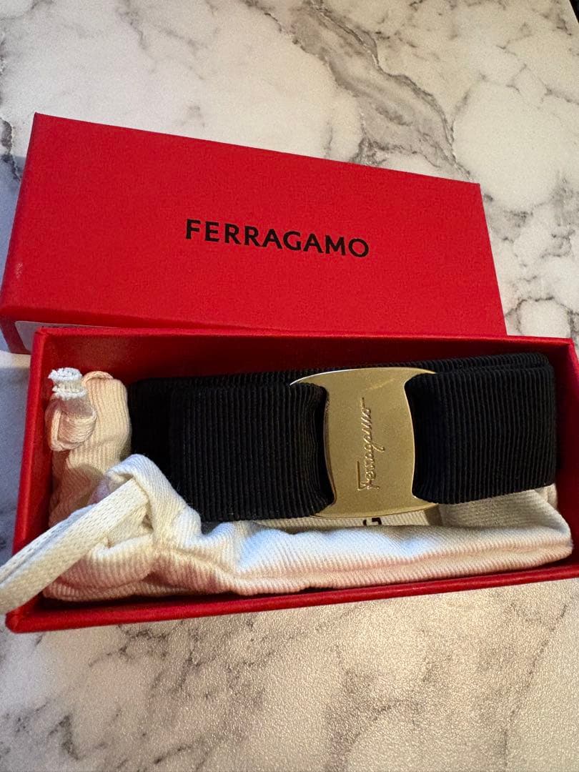 FERRAGAMO フェラガモ バレッタ VARA ヴィラリボン