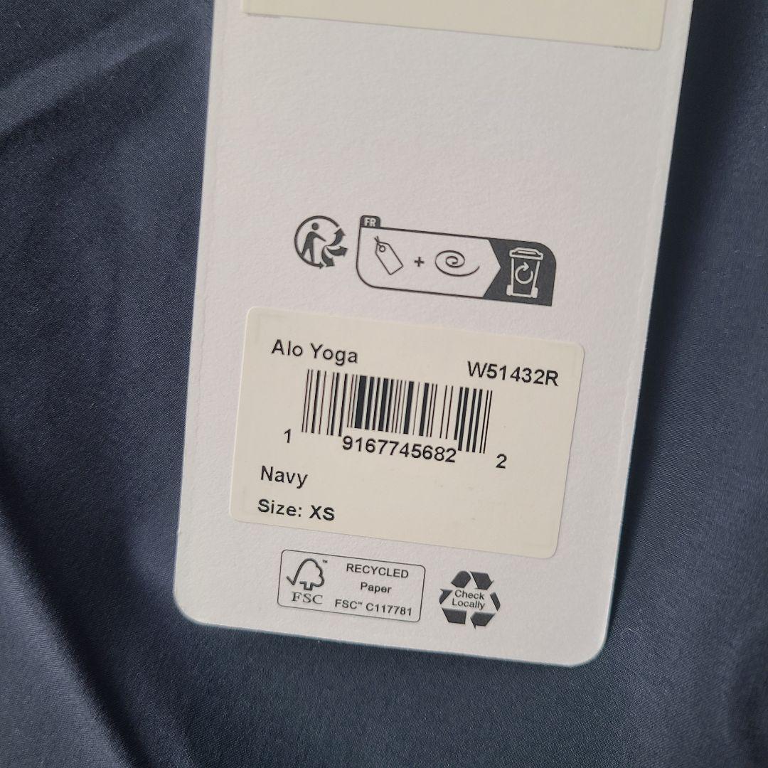 新品未使用【Aloバズりアイテム】XSサイズ alo ネイビー