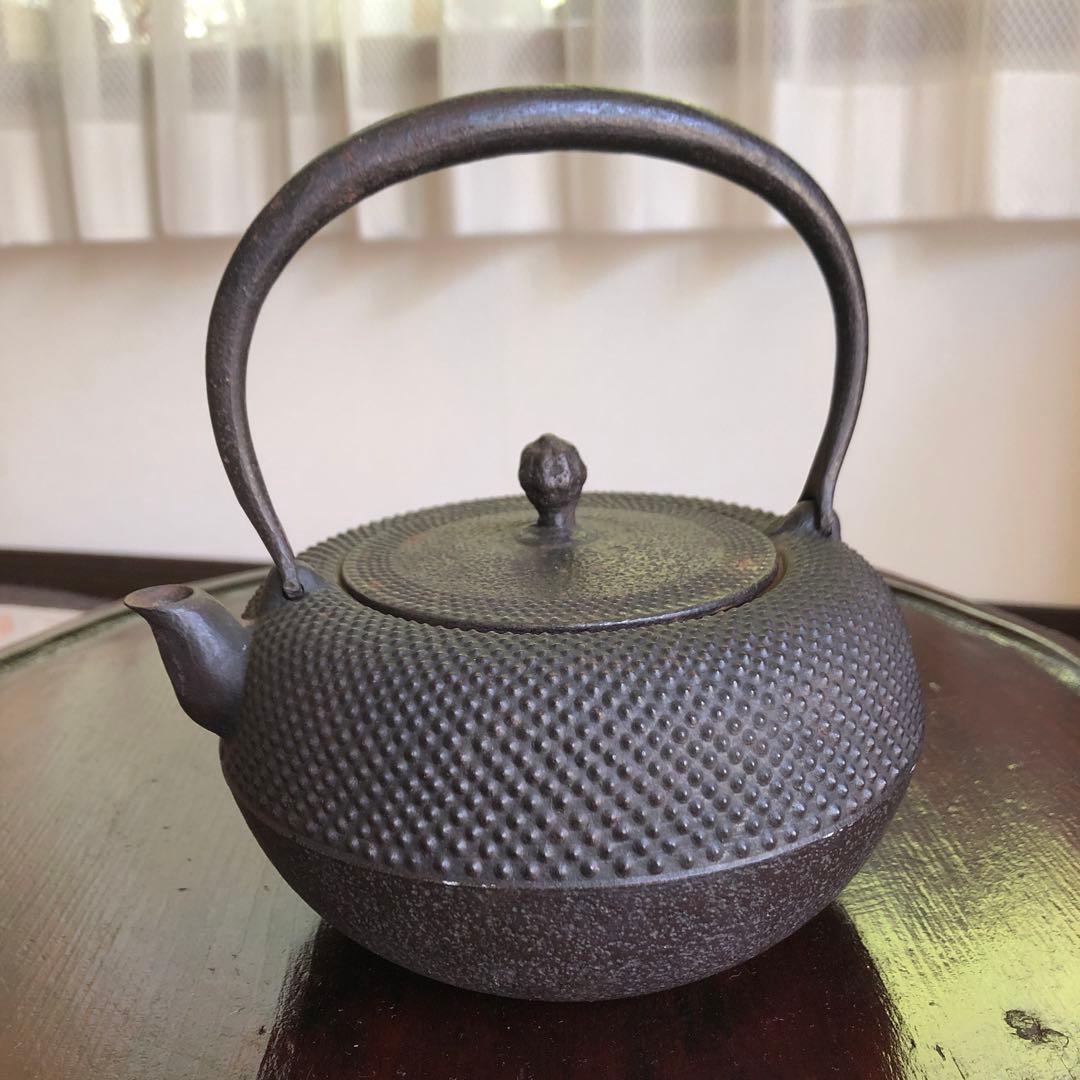 ジル　南部鉄瓶・薫山工房・霰紋・1ℓ小振り・茶道具・使用保管品