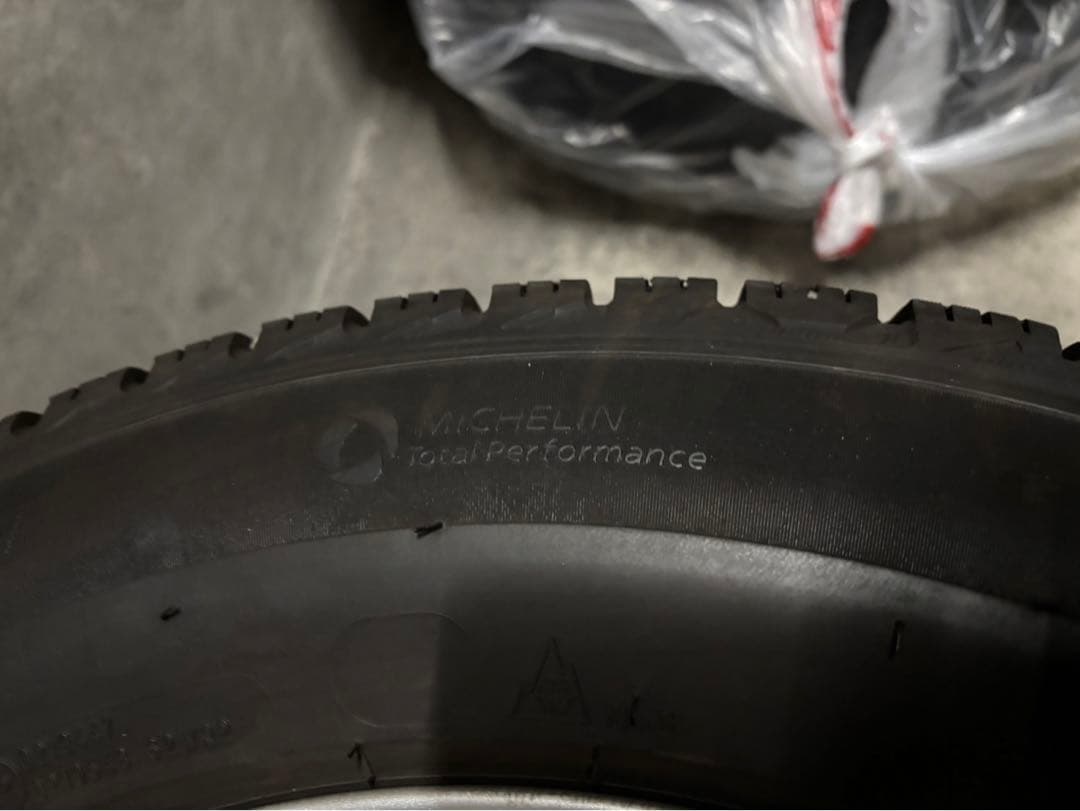 【送料込み】スタッドレス　17インチ ホイールセット (ハリヤー60)