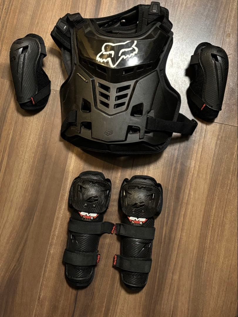 キッズ用　Fox 胸部プロテクター & evs肘、膝プロテクター セット