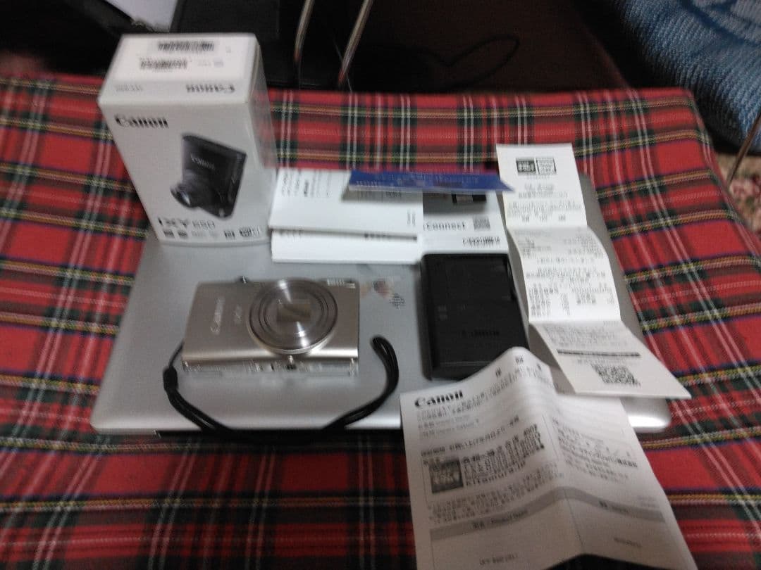 Canon IXY 650 シルバー 本体と付属品