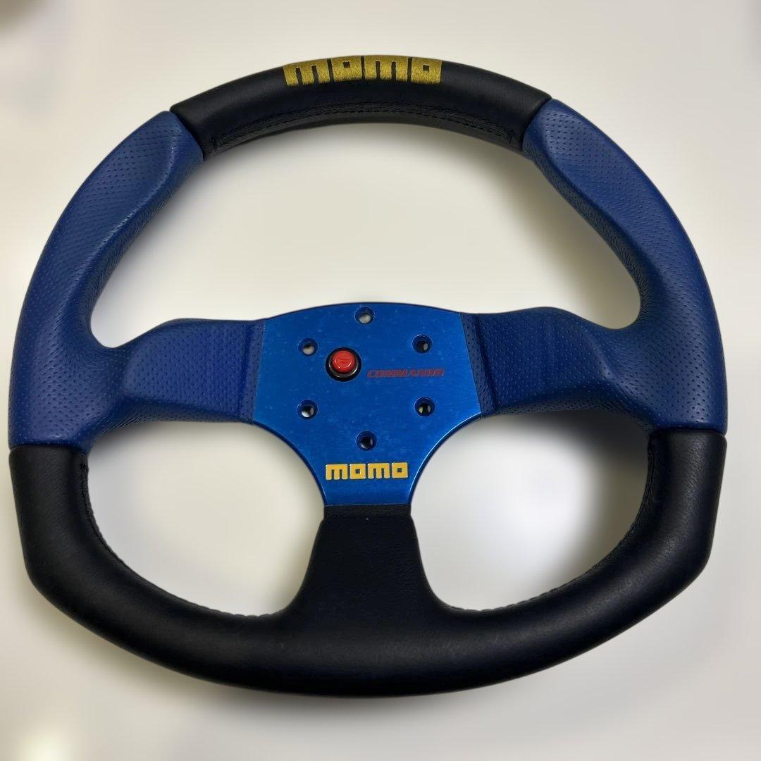 momo COMMANDO ステアリング