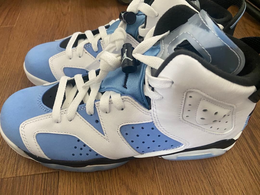 【新品】エア ジョーダン 6 ユニバーシティブルー　24cm