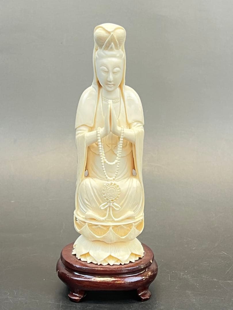 極上観音像　置物　高さ約18㎝/250g 送料込み￼